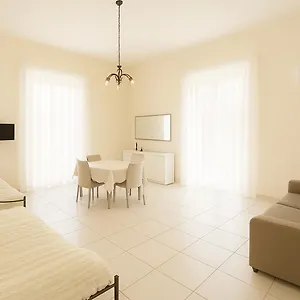 Summerhome Naples